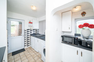kitchen- click for photo gallery
